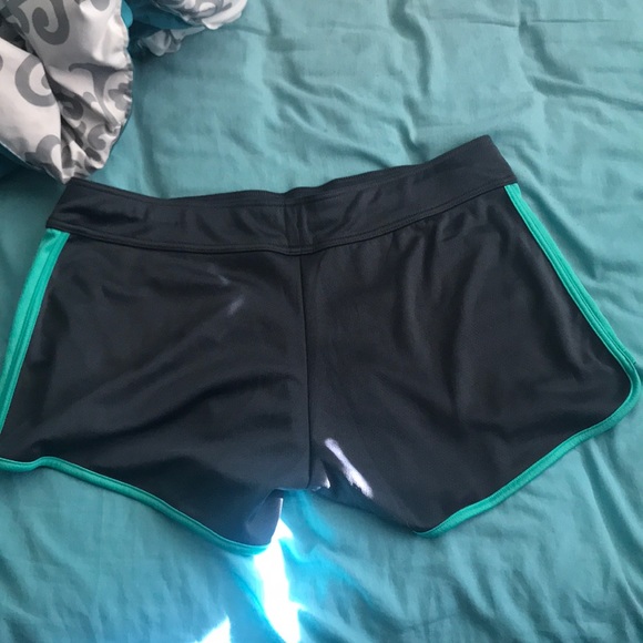 Running shorts - Picture 2 of 4
